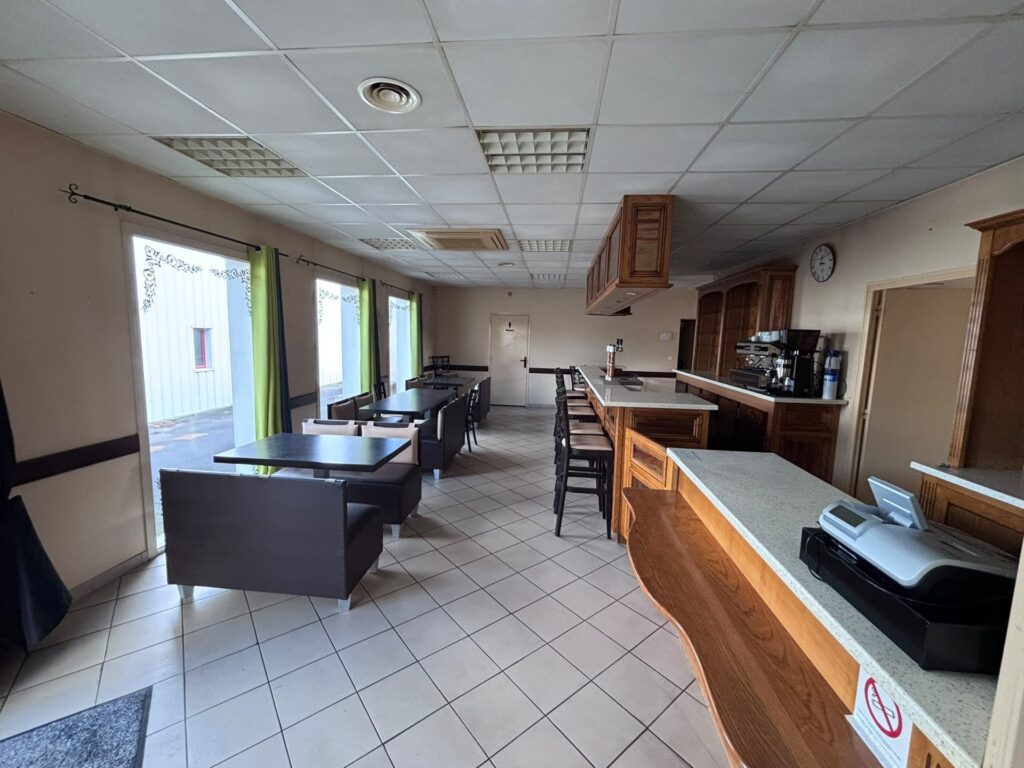 Le Relais de la Marconne : bar-restaurant traiteur avec licence IV et logement à reprendre à Dissé-sous-le-Lude – photo 13